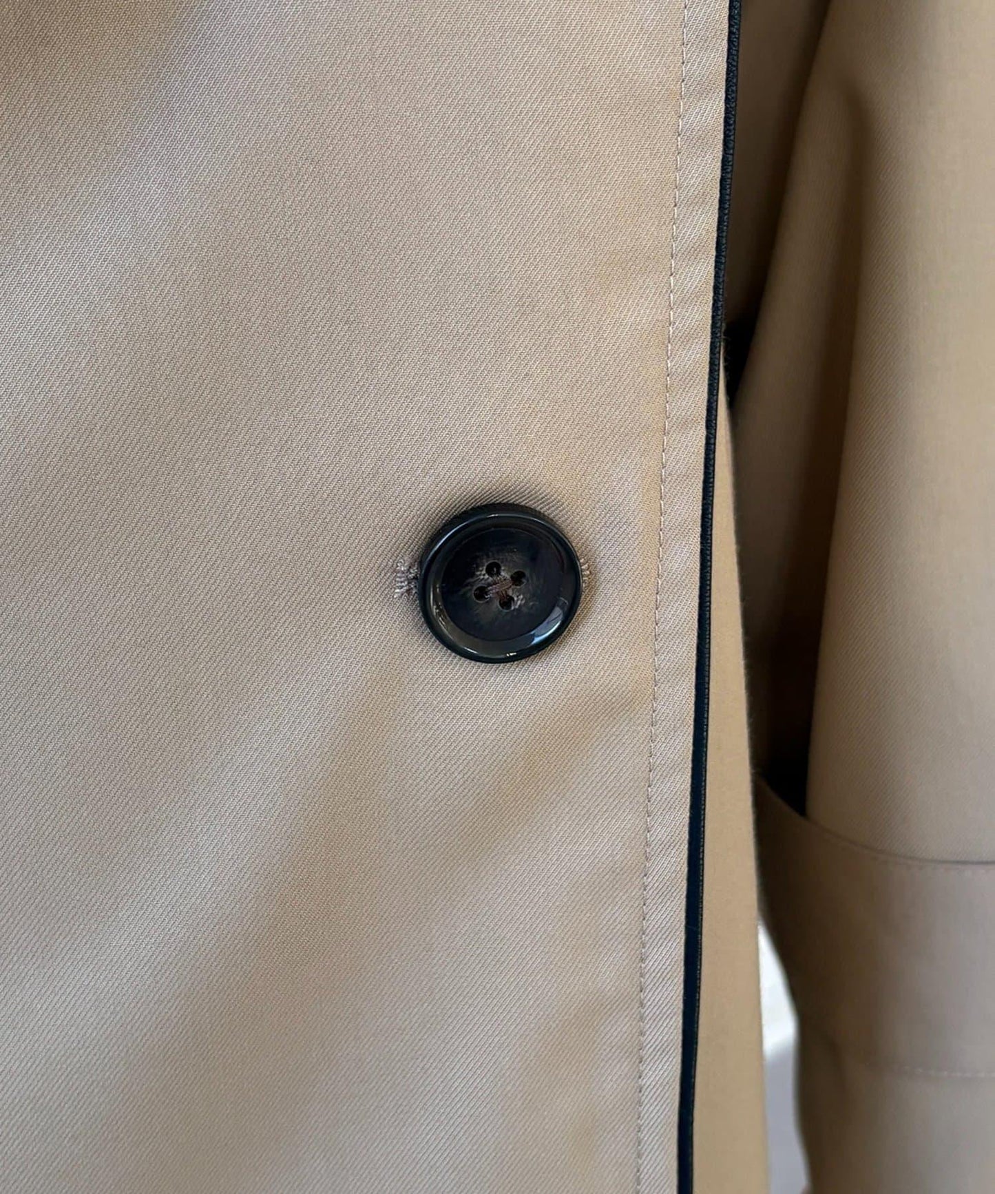 滾邊中長款風衣