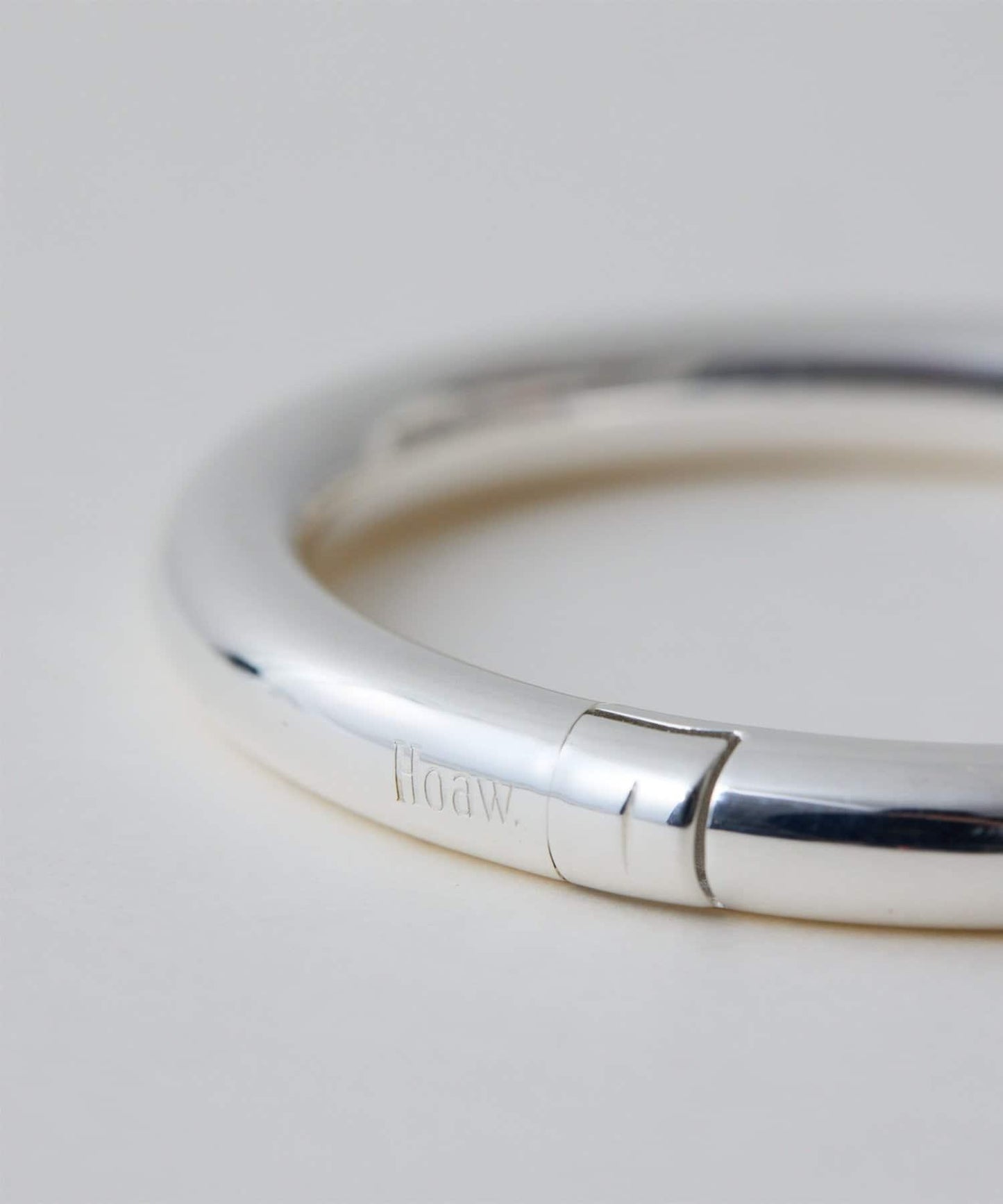 Hoaw. 管狀設計手鍊