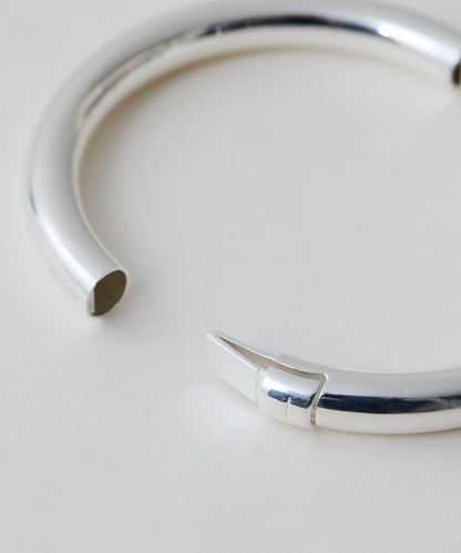 Hoaw. 管狀設計手鍊