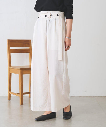 不對稱腰帶設計長褲