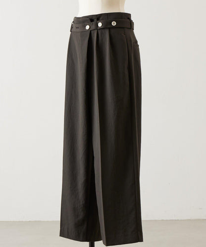 不對稱腰帶設計長褲