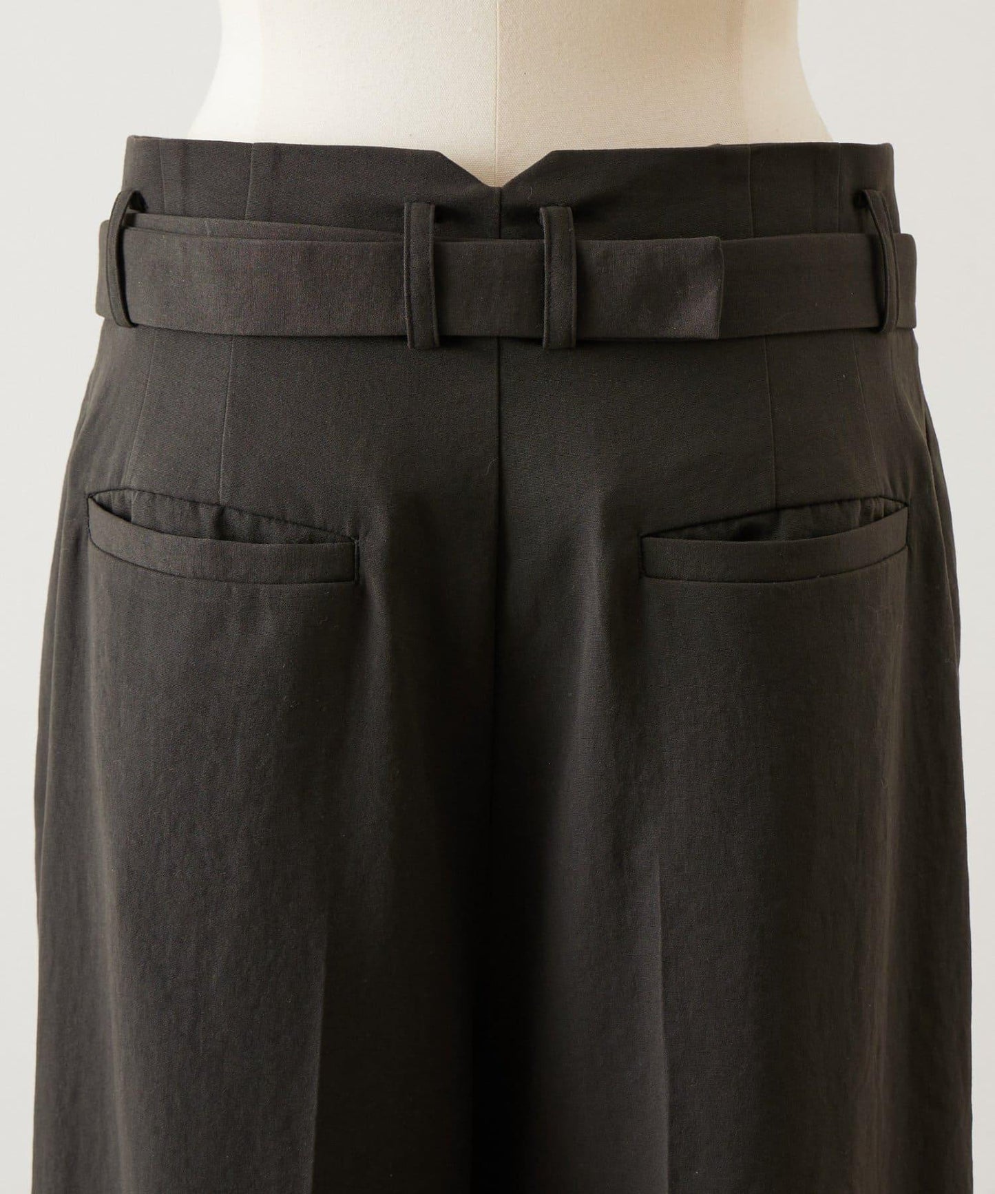 不對稱腰帶設計長褲