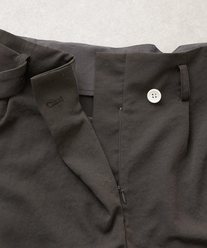 不對稱腰帶設計長褲