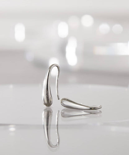 《スターリングシルバー使用》 小巧淚滴耳釘