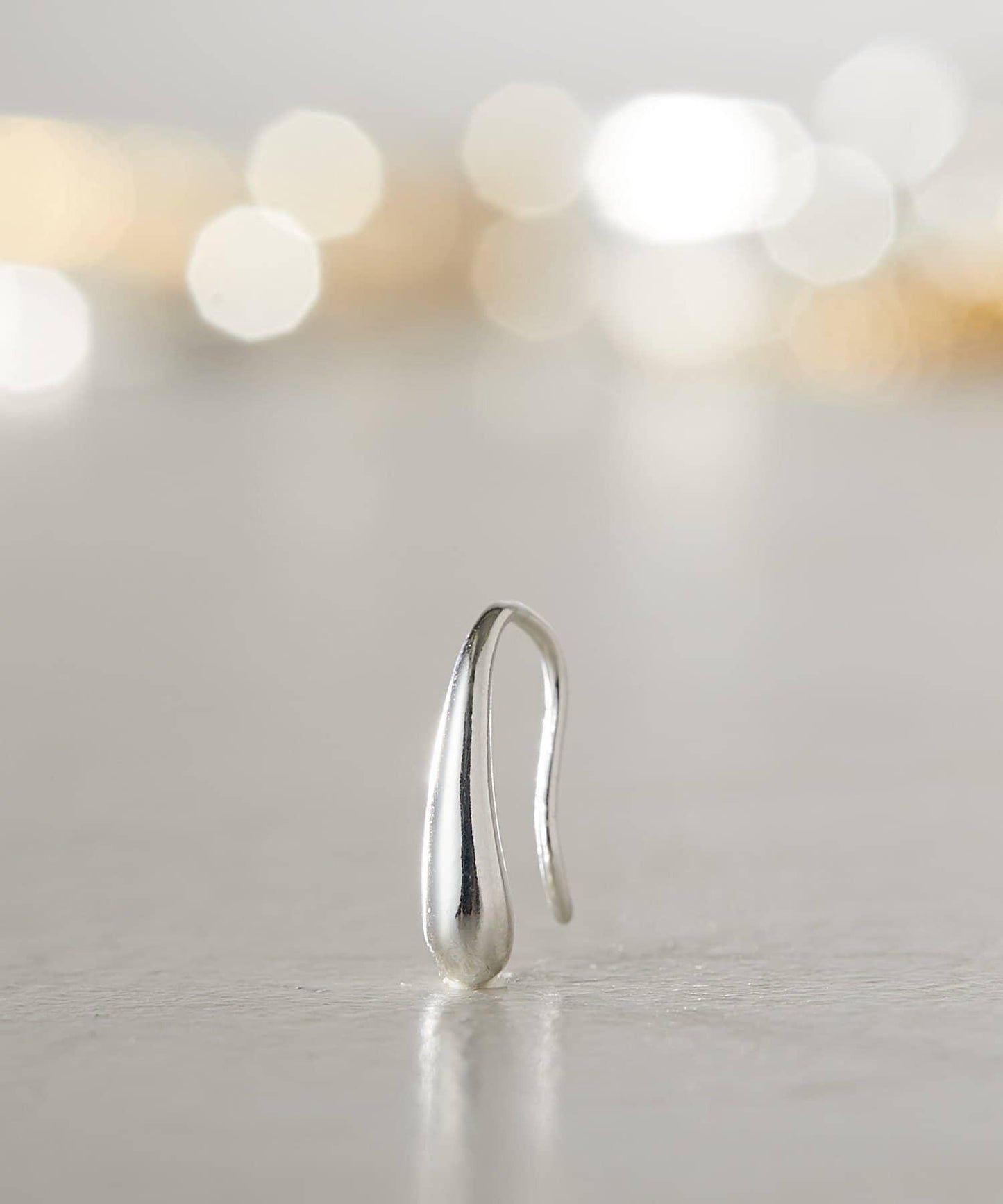 《スターリングシルバー使用》 小巧淚滴耳釘