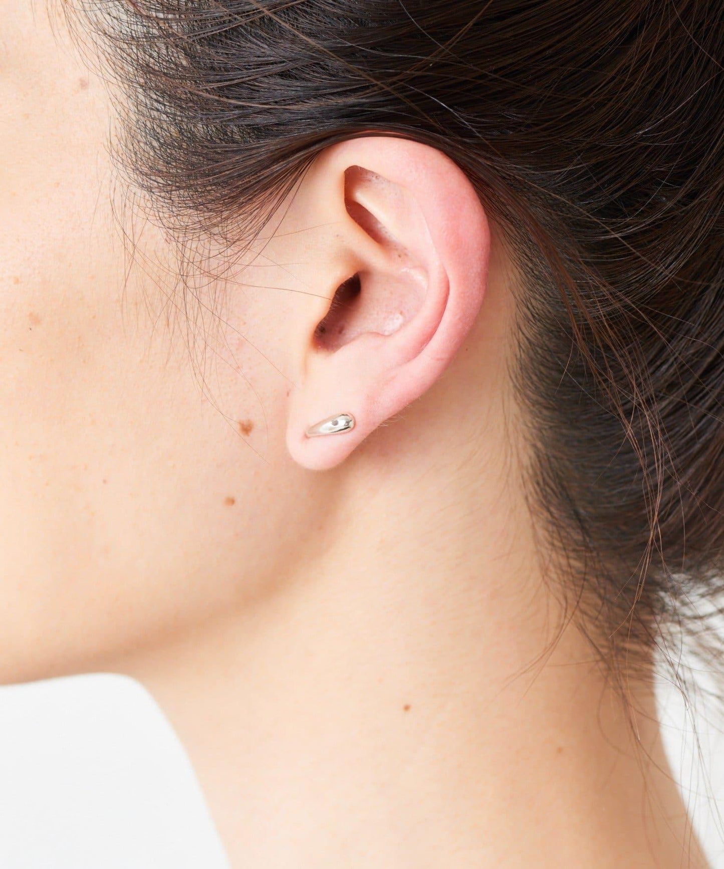 《スターリングシルバー使用》 小巧淚滴耳釘