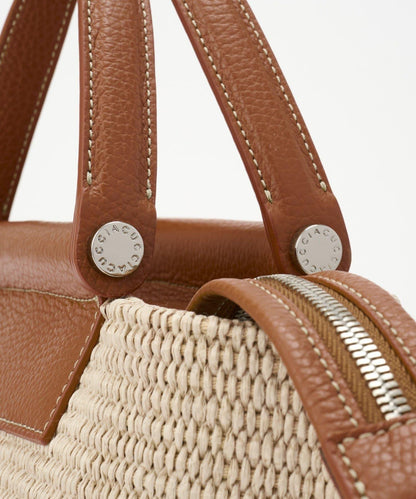 無法從該商品名中識別任何可確定的子品類（如包、錢包、配件等），而 **規則禁止擅自補充未出現的信息**。 在缺少品類信息的情況下，為避免違規生成，只能保持商品名本身結構。 輸出如下： ソルベット S PAGLIA/CERVO