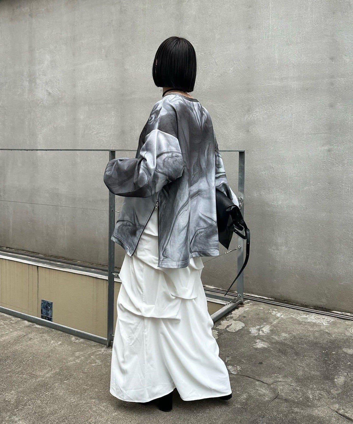 Mavie..7 多色胸部刺繡 套頭衛衣
