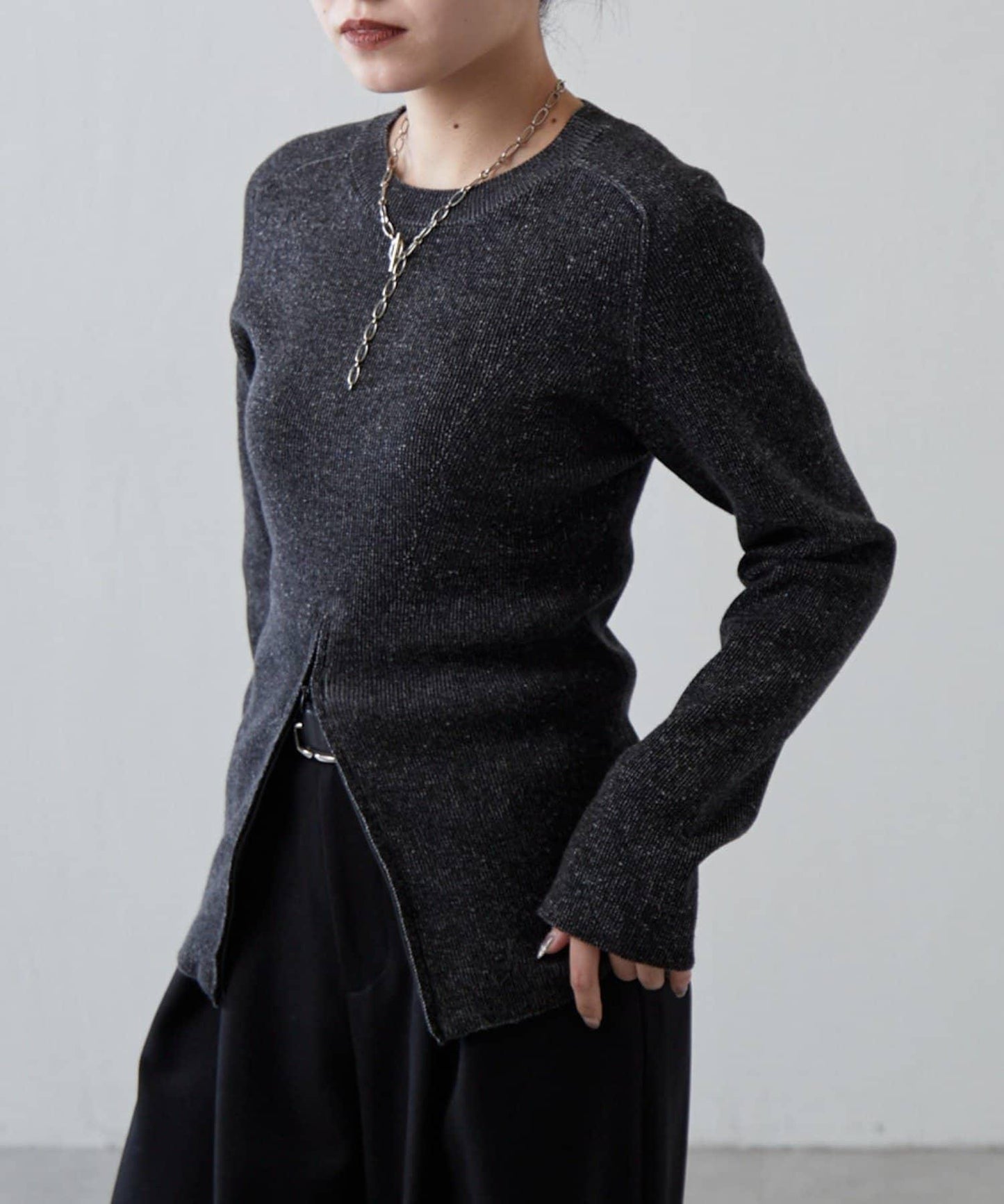 前拉鍊設計針織上衣