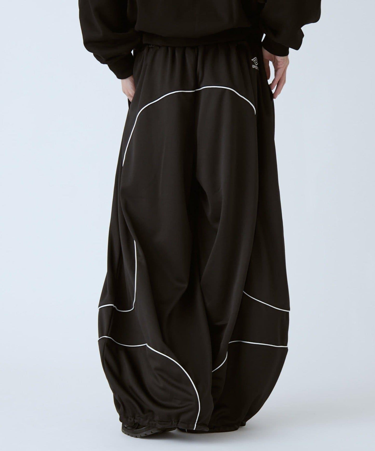 UMBRO×Lui's 弧形版型 運動長褲
