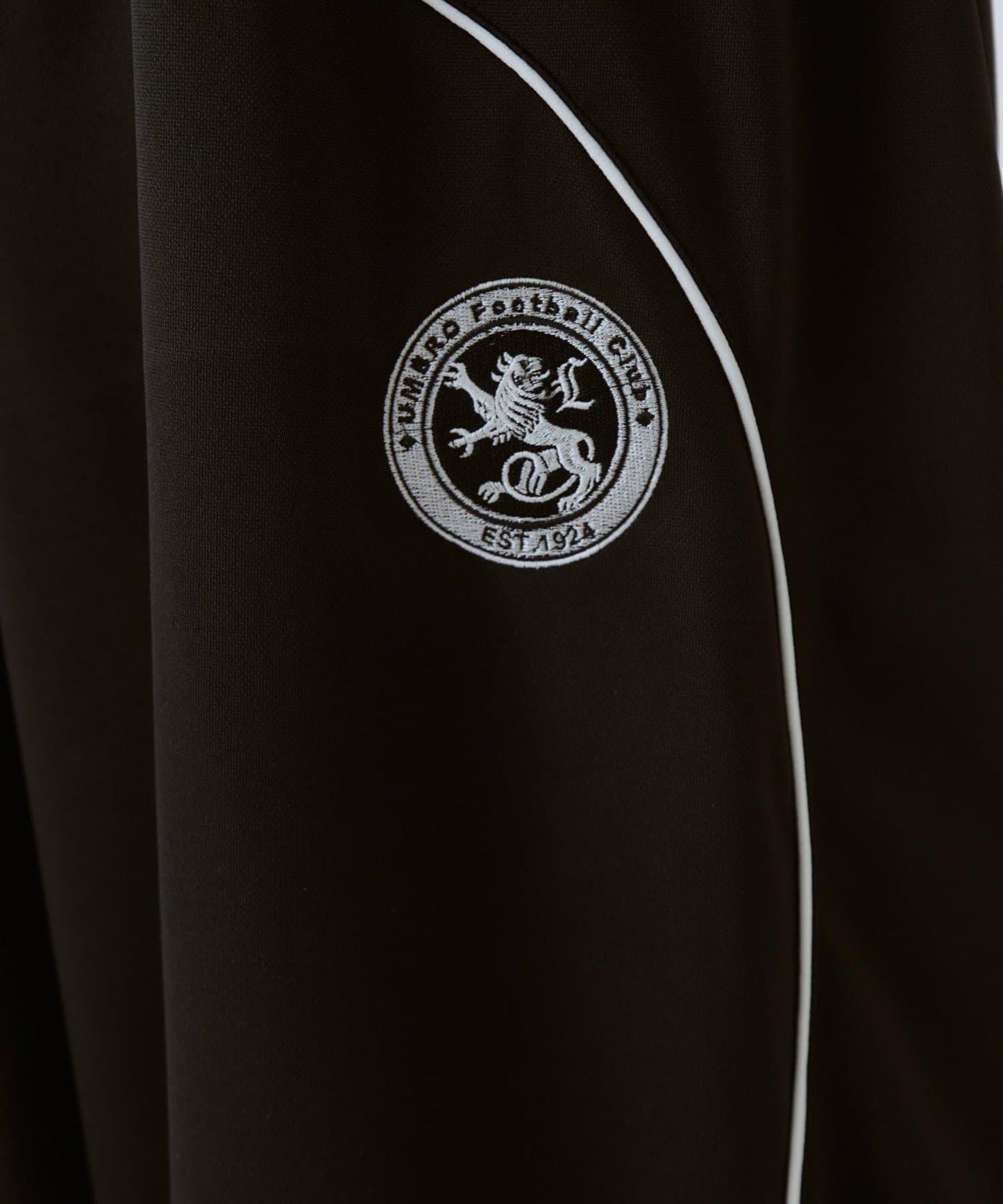 UMBRO×Lui's 弧形版型 運動長褲