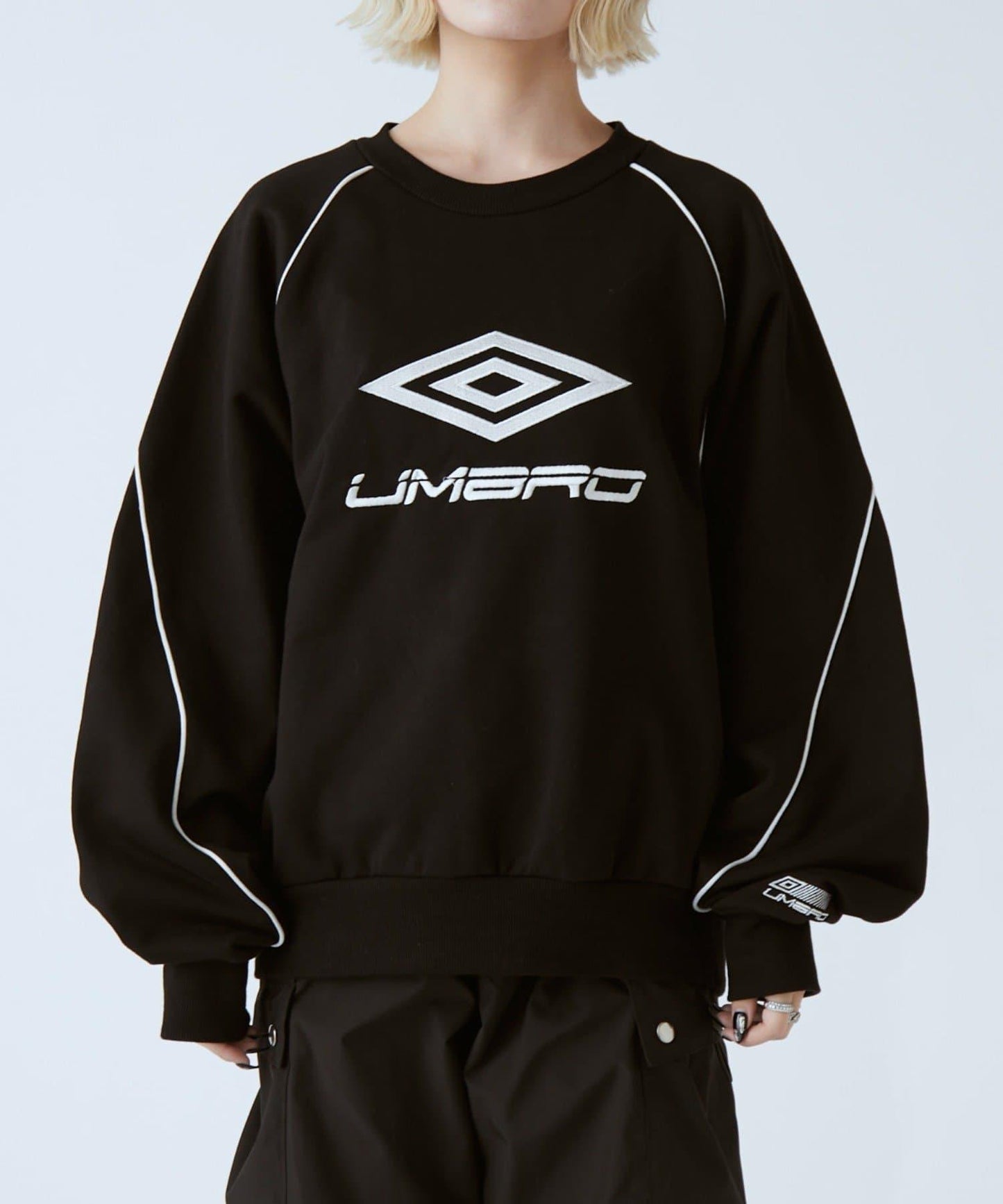 UMBRO×Lui's 滾邊Logo設計 衛衣
