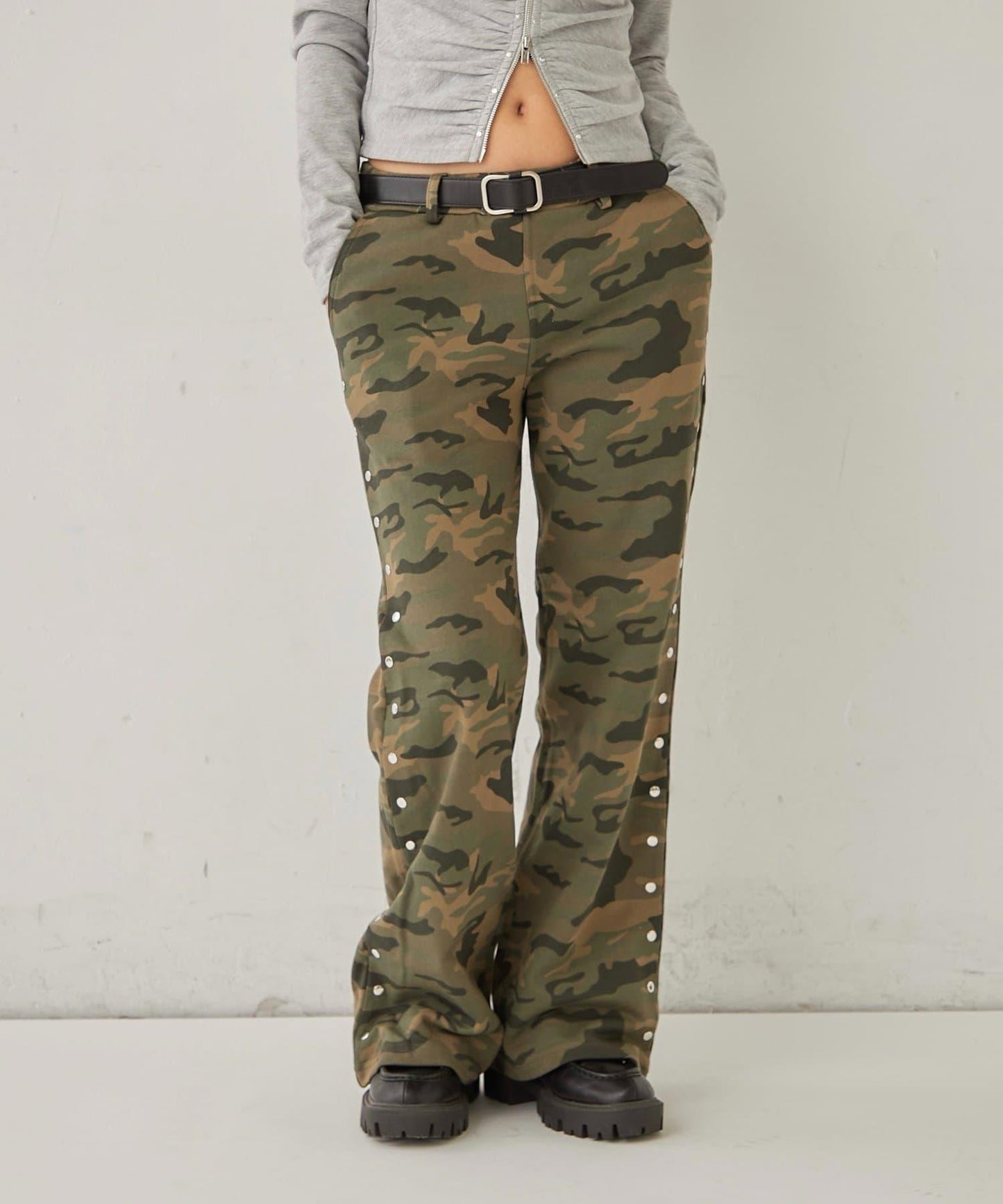 衛衣面料 中長微喇 鉚釘 褲子