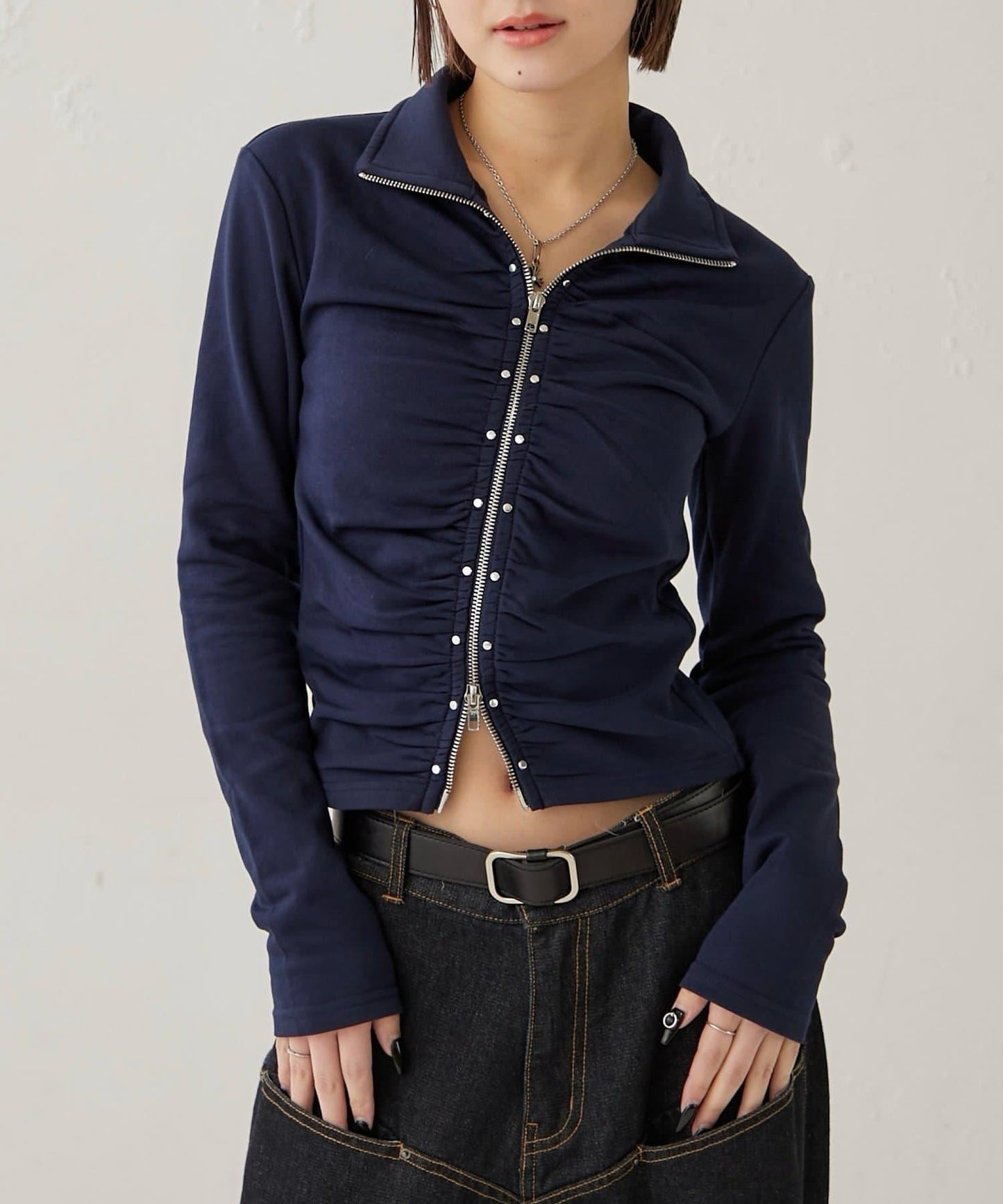 STUDDED ZIP GATHERED TOP 上衣