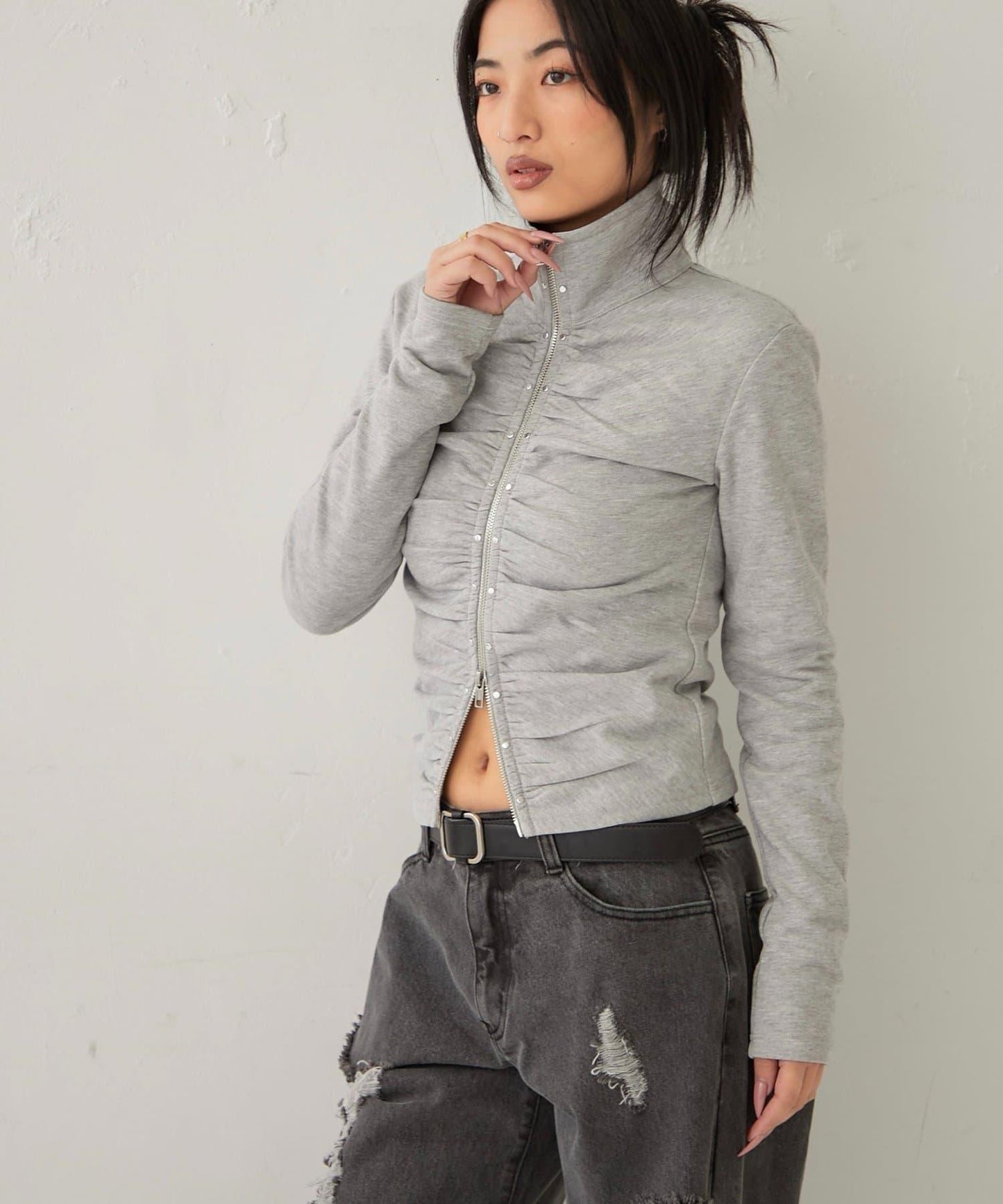 STUDDED ZIP GATHERED TOP 上衣