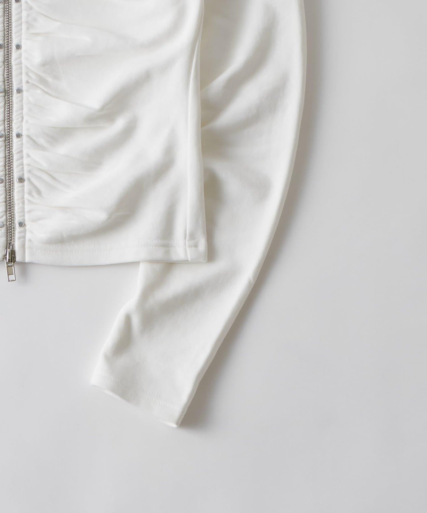 STUDDED ZIP GATHERED TOP 上衣