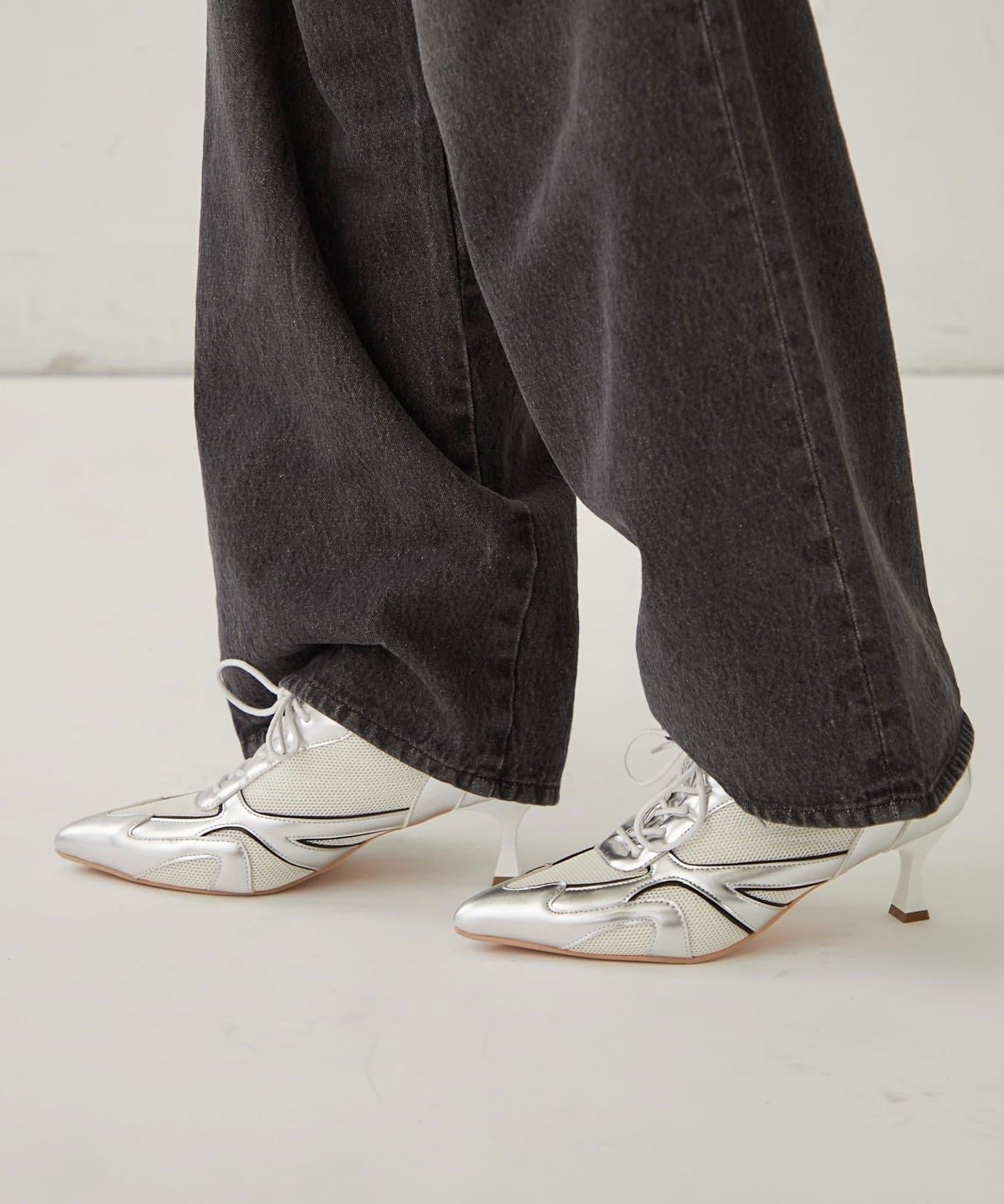 MESH HEEL SNEAKERS