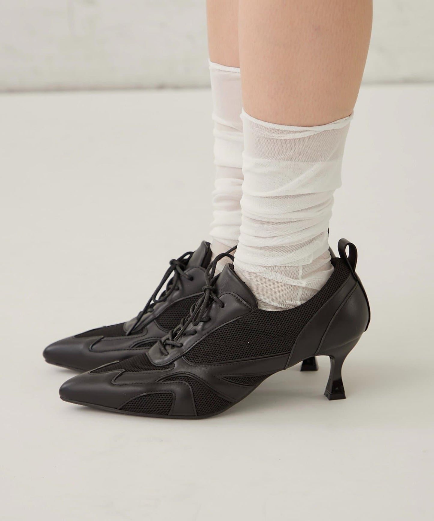 MESH HEEL SNEAKERS