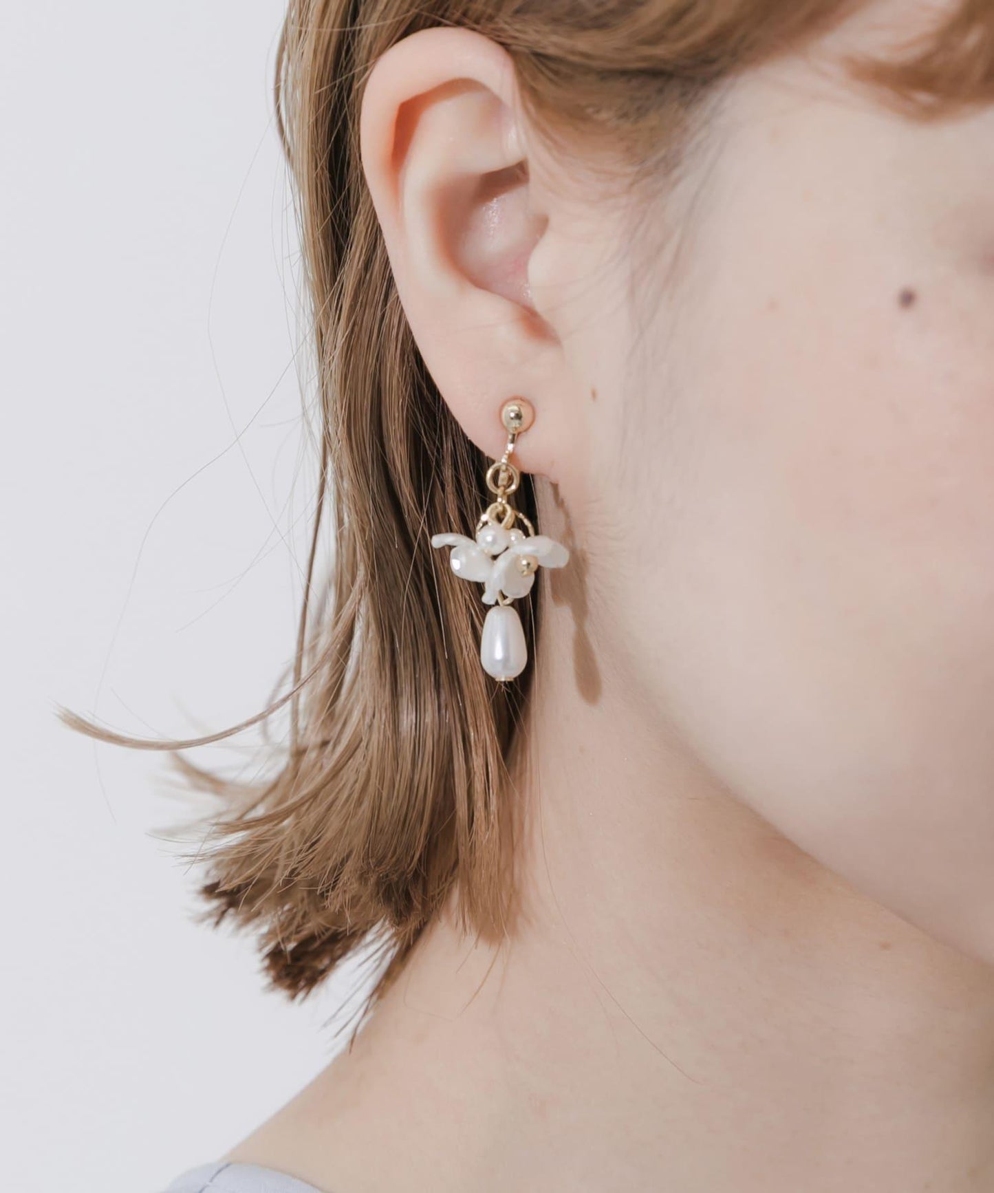 水滴珍珠花朵設計耳夾