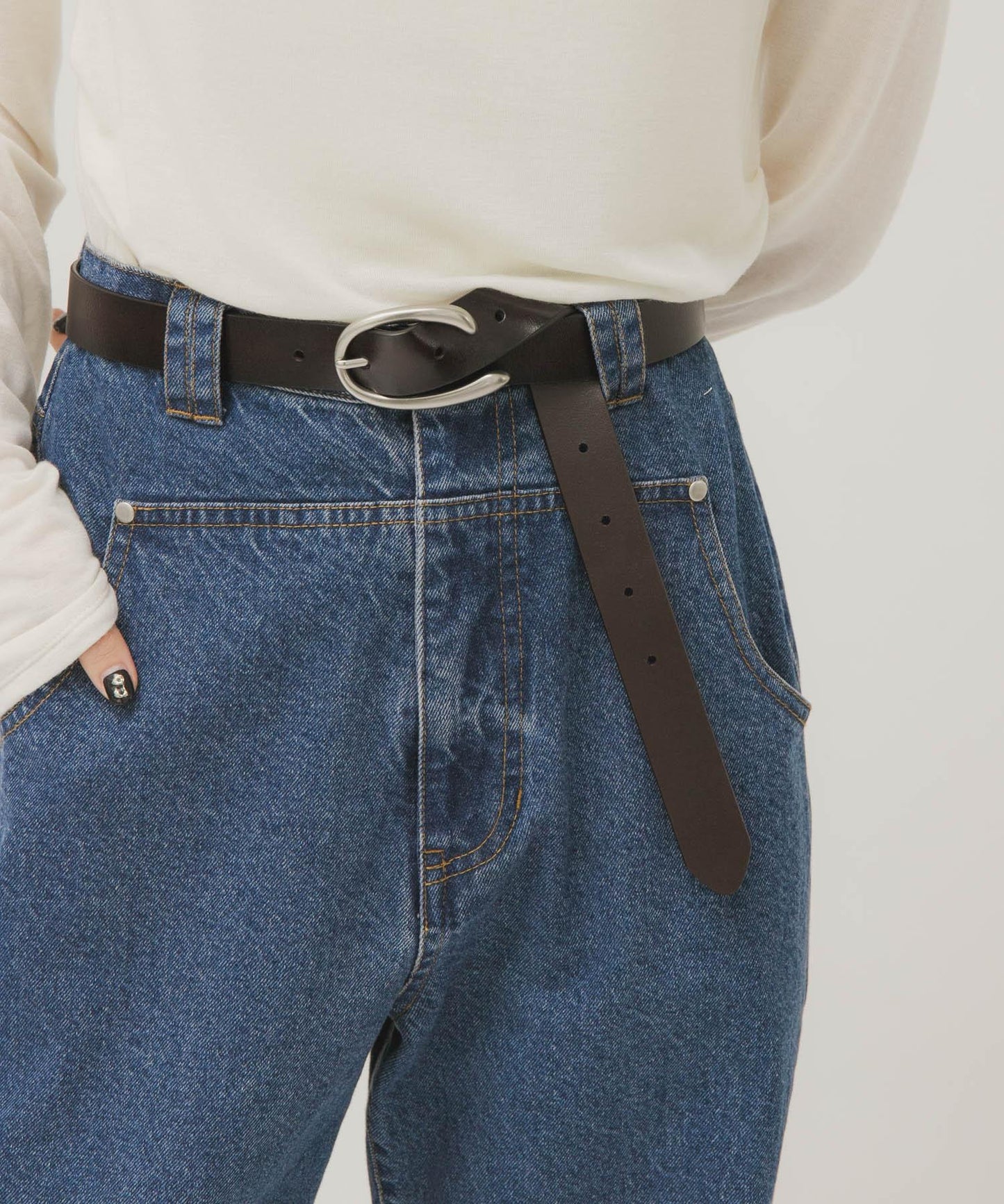 金屬扣設計 皮革 腰帶