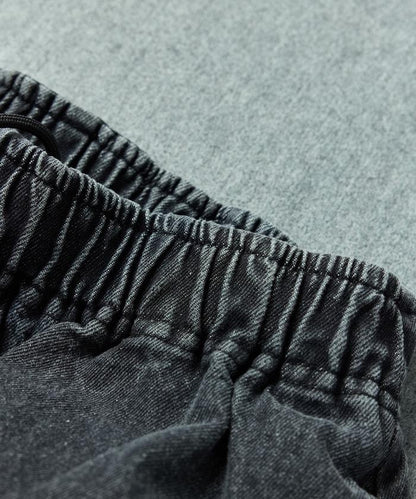 聯名＝（可加在最後） Wide / Denim 均為英文，需完整保留原文。 子品類需用中文：牛仔褲。 輸出如下： 寬鬆 Wide Denim Pants 牛仔褲