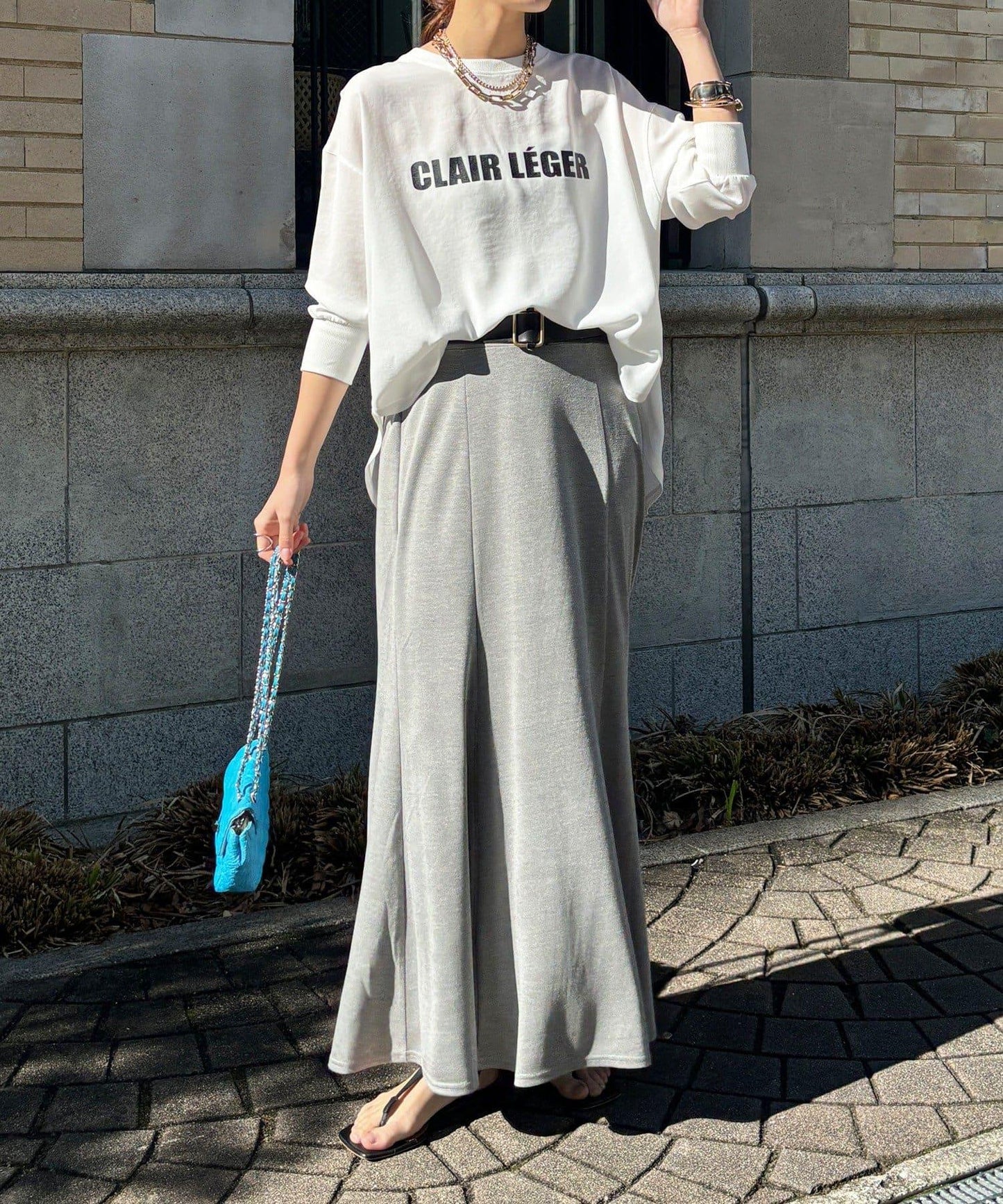 袖口羅紋 後背按扣 喬其紗Logo 套頭上衣