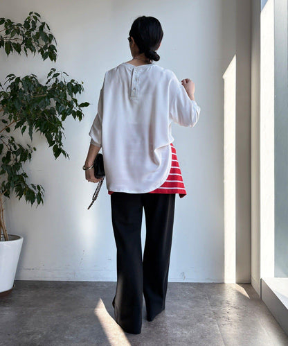 袖口羅紋 後背按扣 喬其紗Logo 套頭上衣