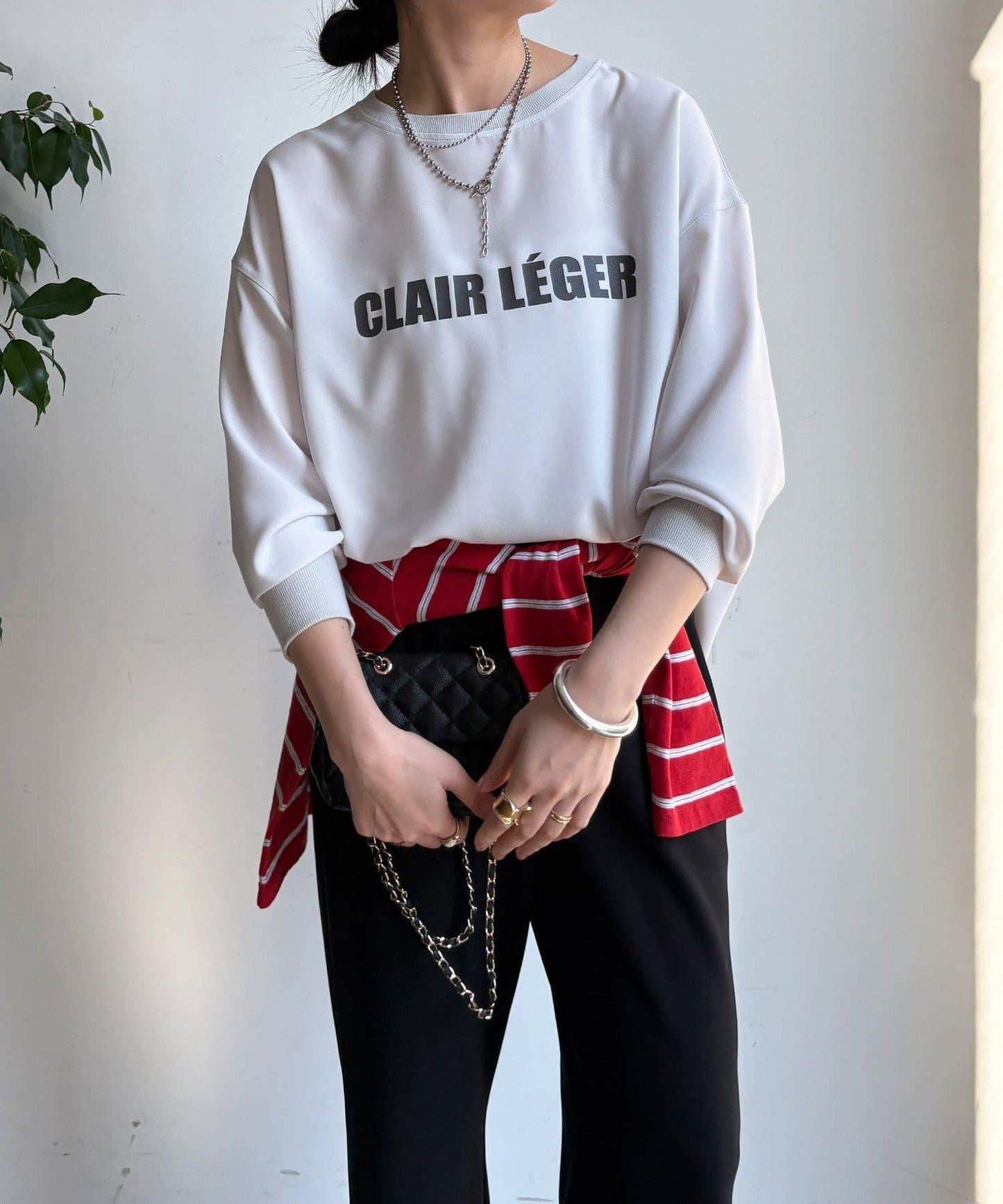 袖口羅紋 後背按扣 喬其紗Logo 套頭上衣