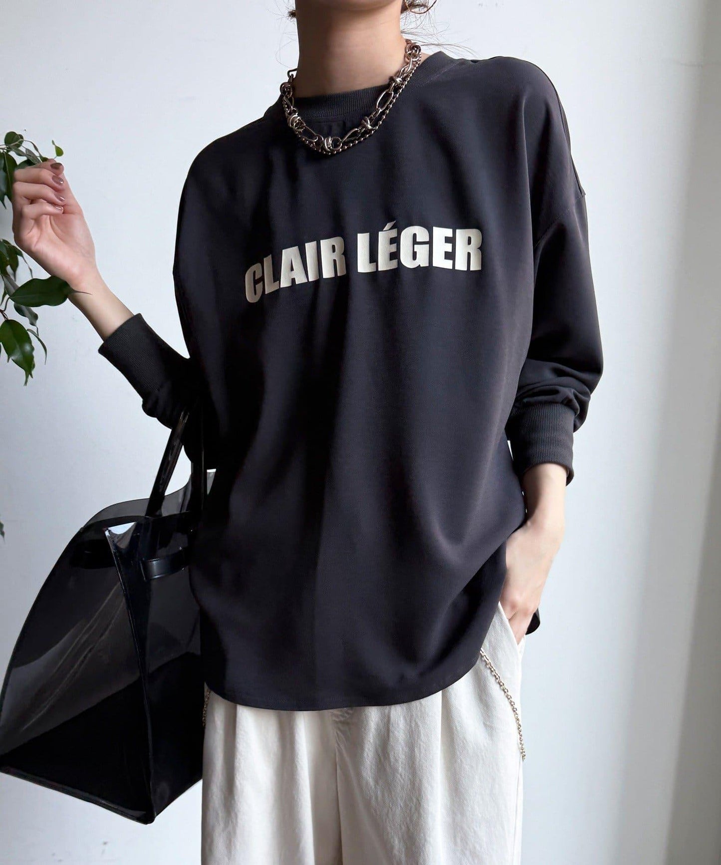 袖口羅紋 後背按扣 喬其紗Logo 套頭上衣