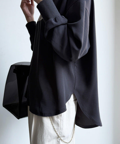 袖口羅紋 後背按扣 喬其紗Logo 套頭上衣