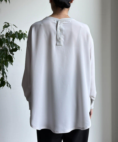 袖口羅紋 後背按扣 喬其紗Logo 套頭上衣