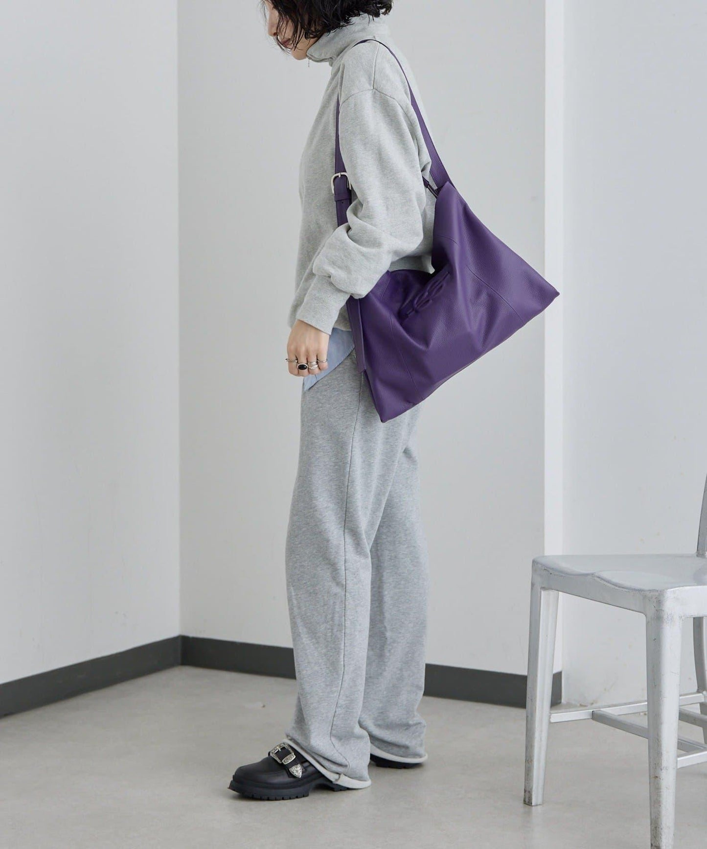 《本革》 壓紋設計 單肩包 L款