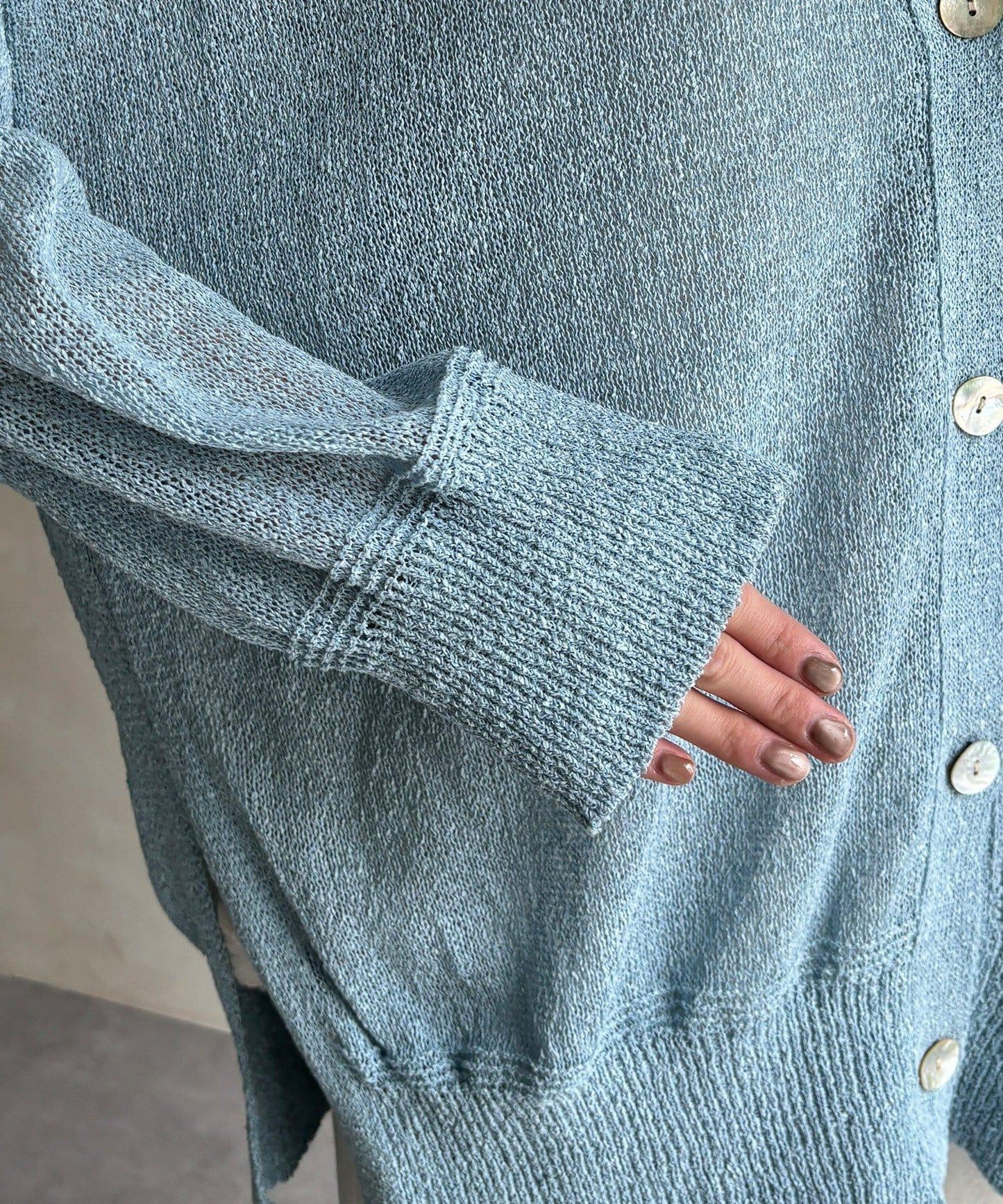 前後兩穿紙紗設計針織開衫（款）