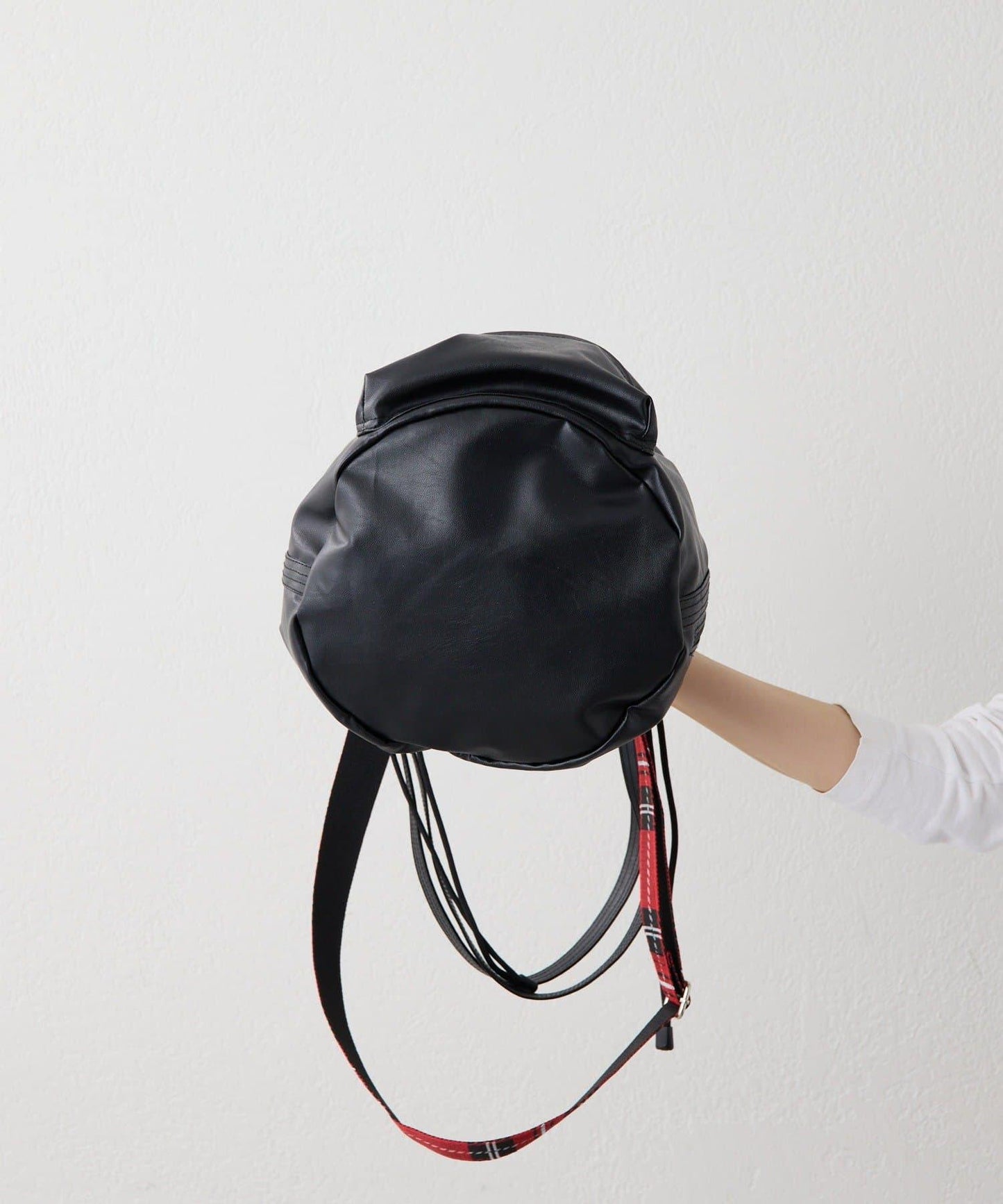 外口袋束口斜挎包