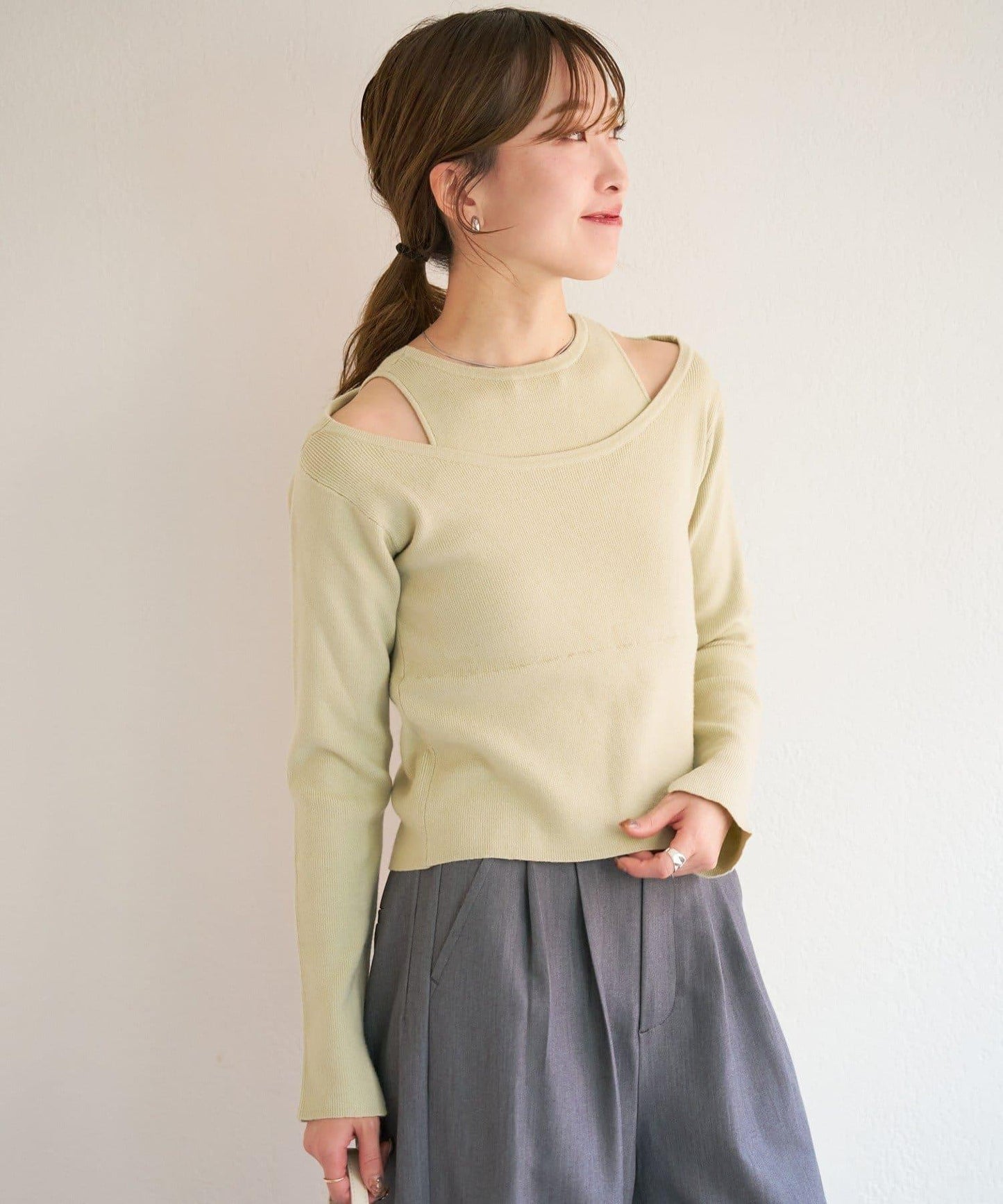 四色可選 B 附吊帶一字肩針織上衣