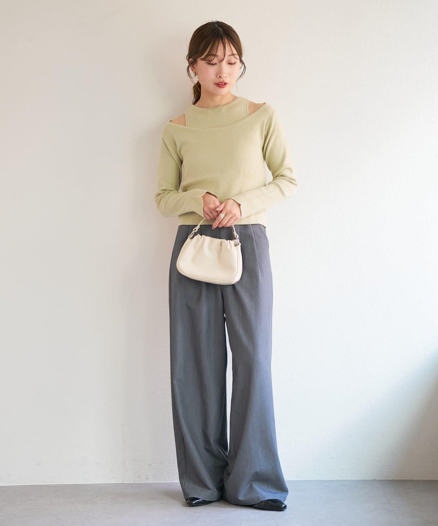 四色可選 B 附吊帶一字肩針織上衣