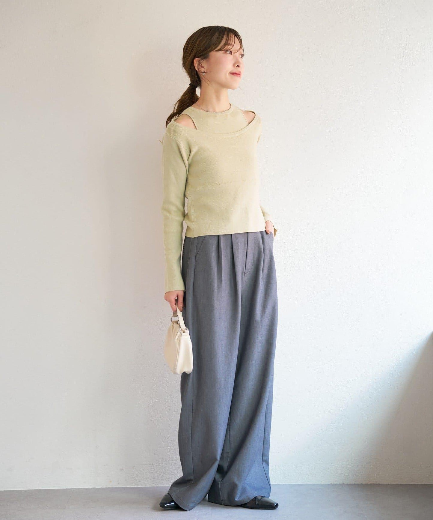 四色可選 B 附吊帶一字肩針織上衣