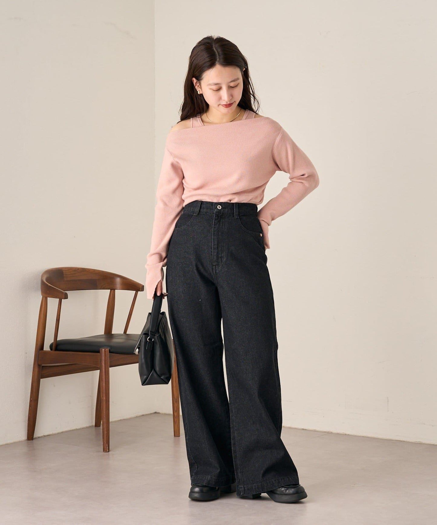 四色可選 B 附吊帶一字肩針織上衣