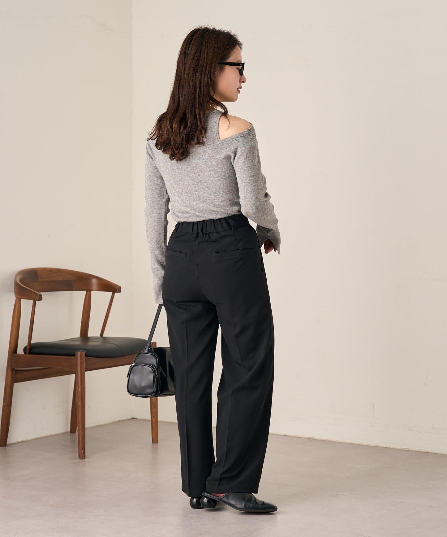 四色可選 B 附吊帶一字肩針織上衣