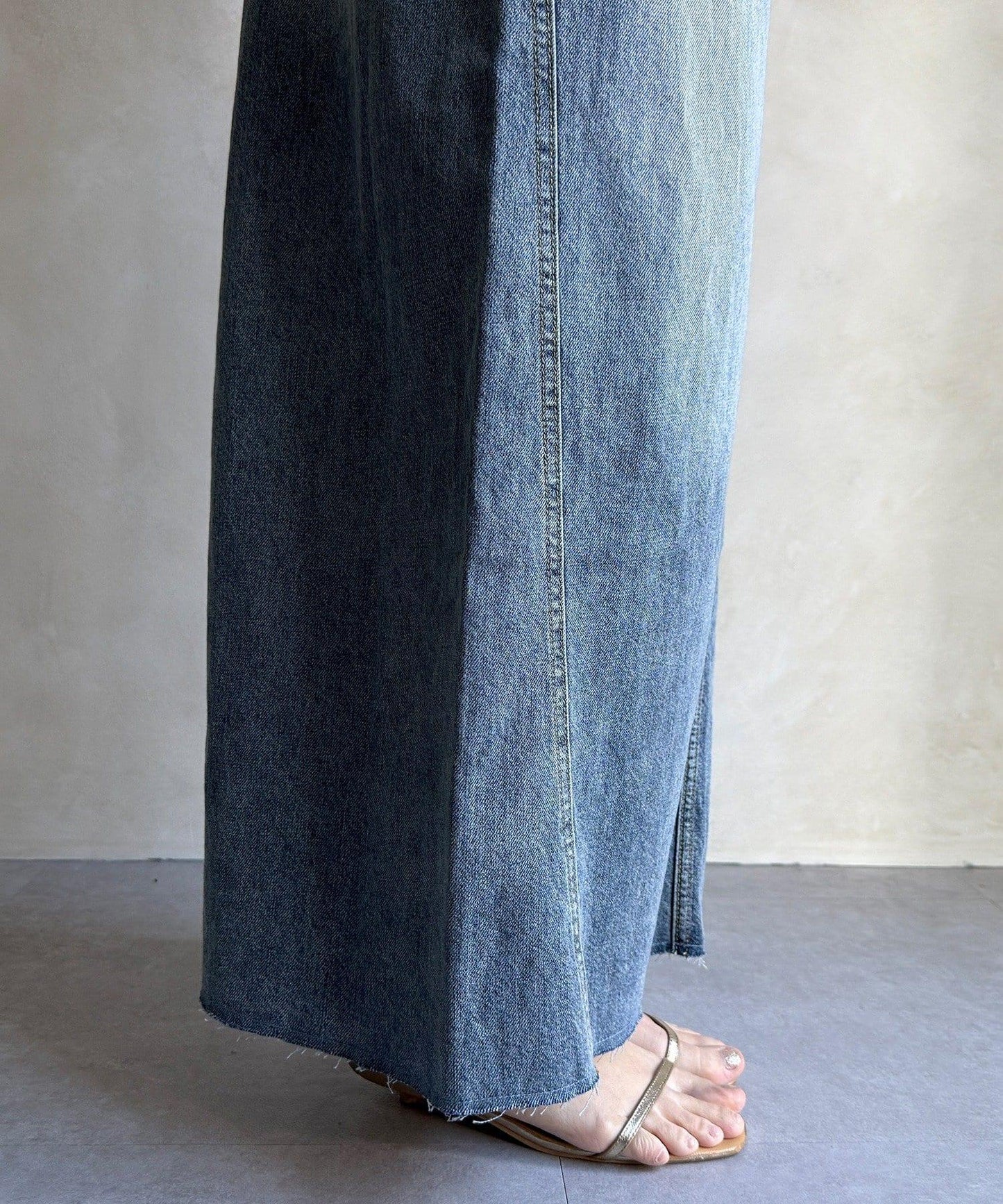 帶腰帶修身設計 牛仔半身裙