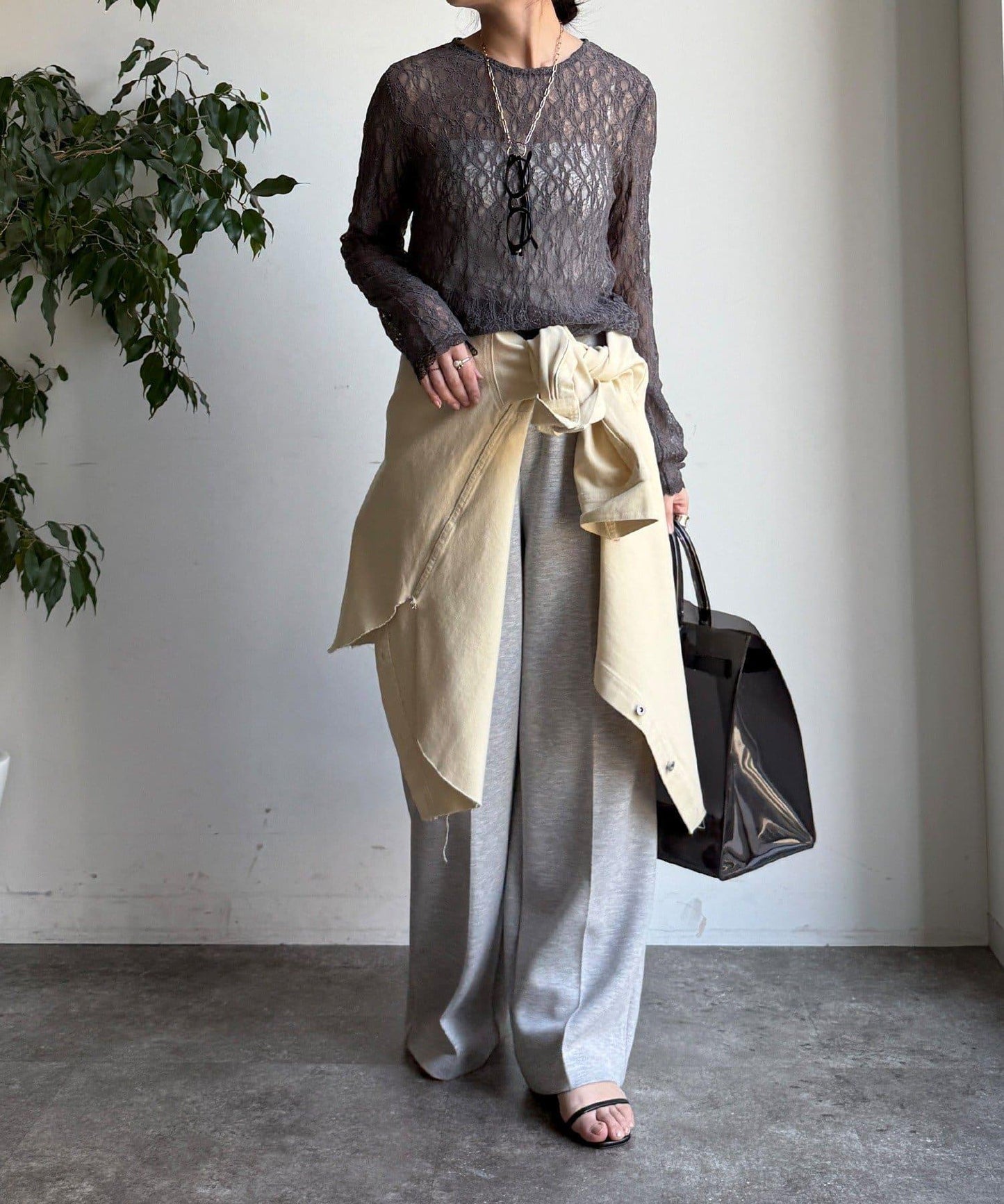 蕾絲側褶設計套頭上衣