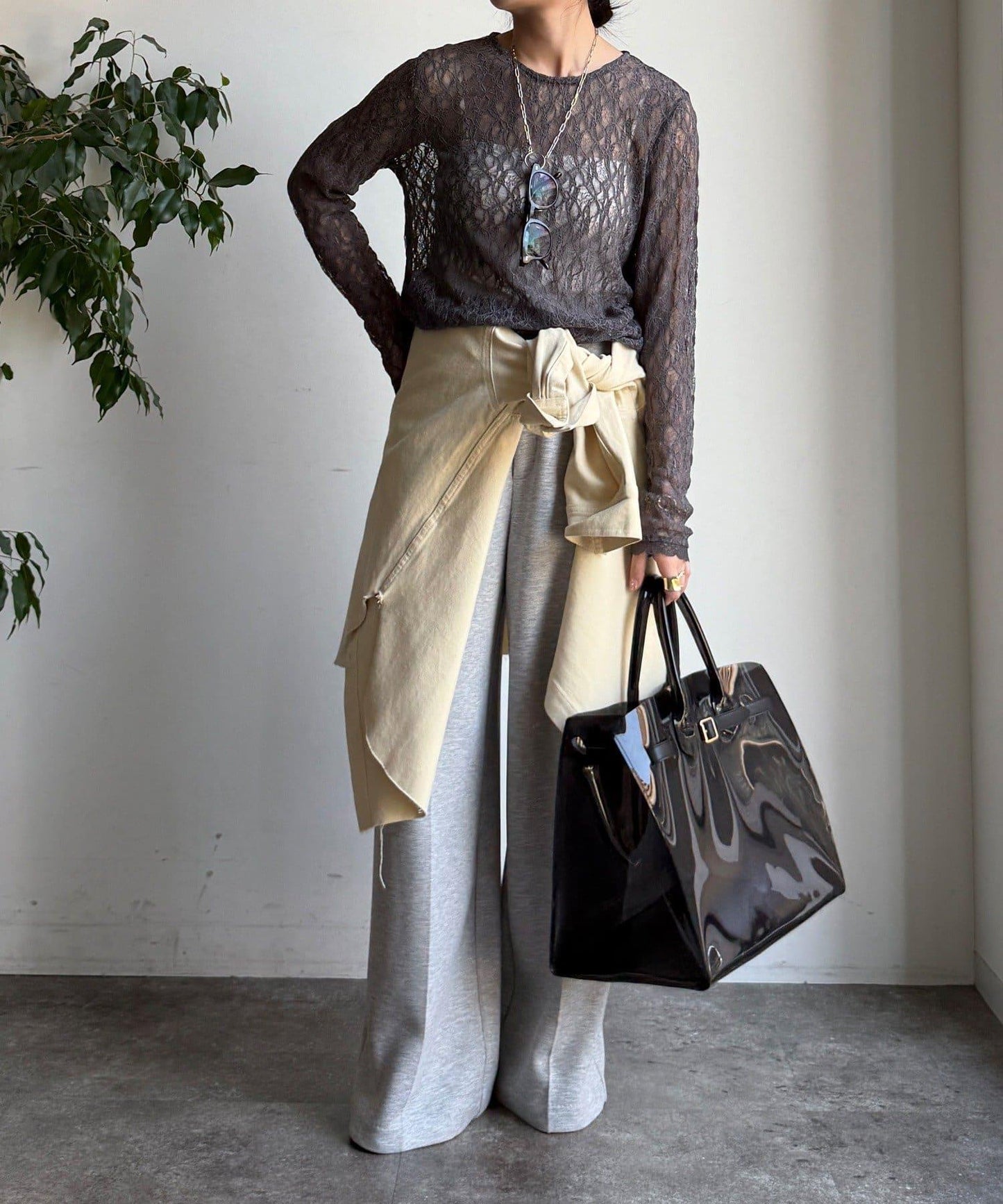 蕾絲側褶設計套頭上衣