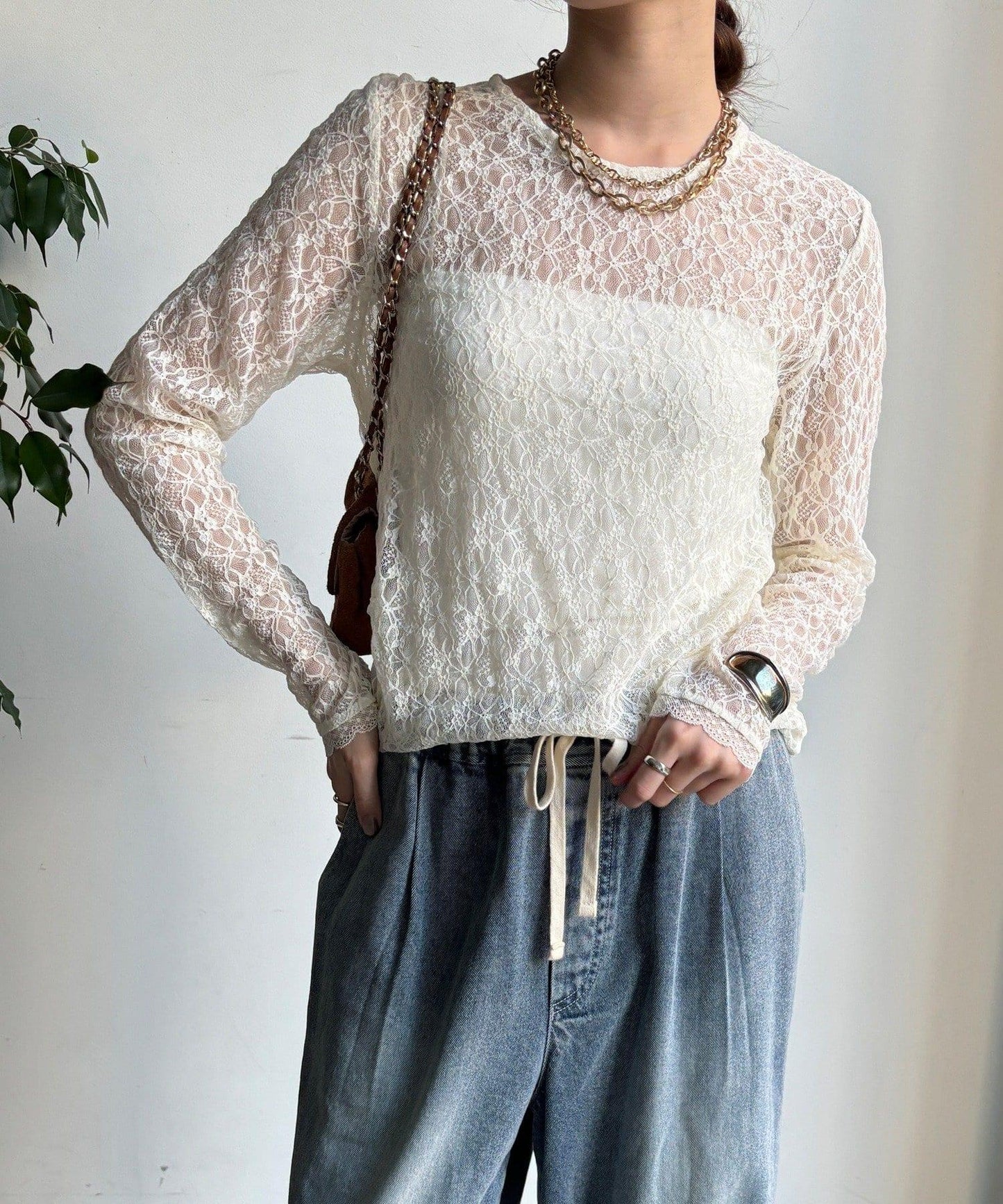 蕾絲側褶設計套頭上衣