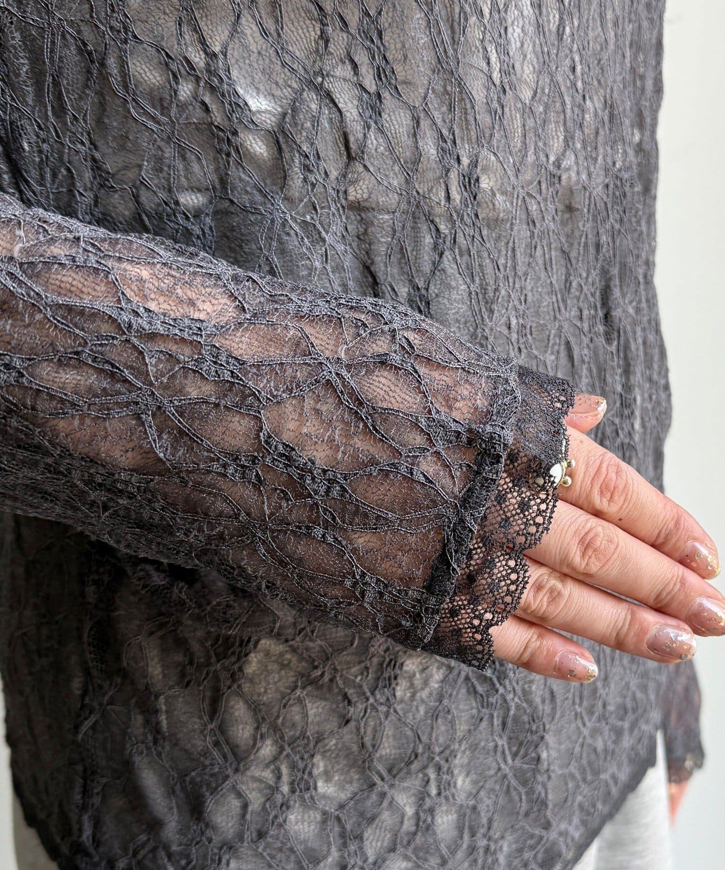 蕾絲側褶設計套頭上衣