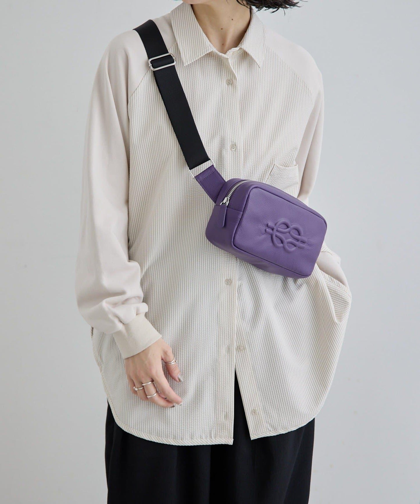 壓紋真皮 超輕290g 胸包/單肩包