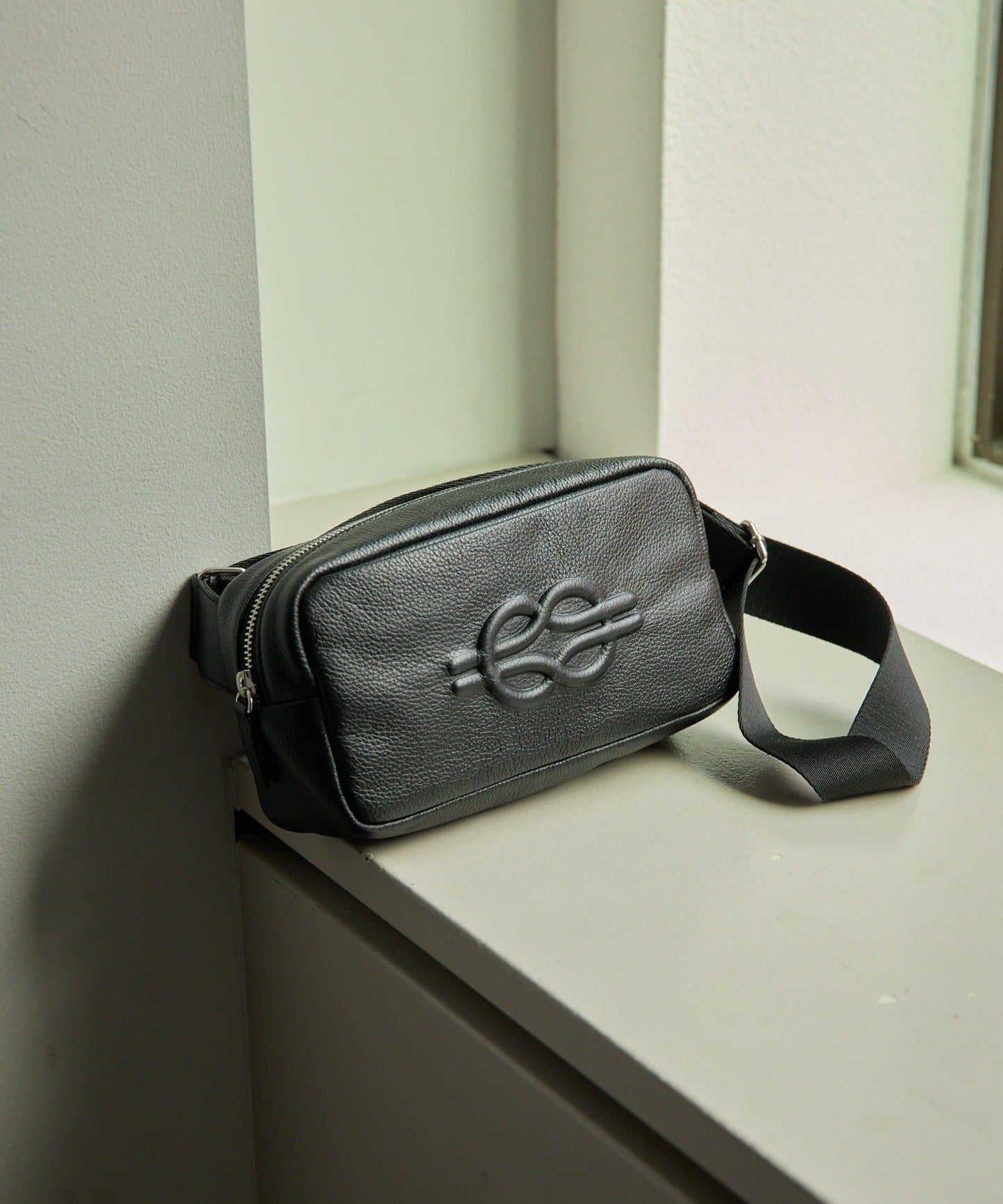 壓紋真皮 超輕290g 胸包/單肩包