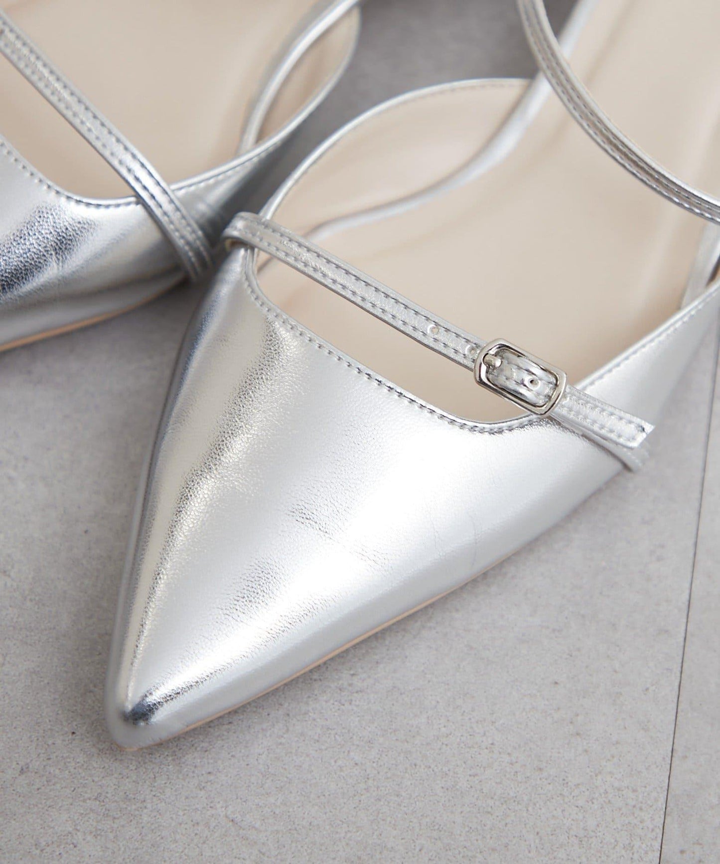 尖頭綁帶高跟鞋