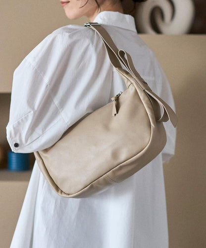 牛皮 半月造型 防潑水皮革 單肩包