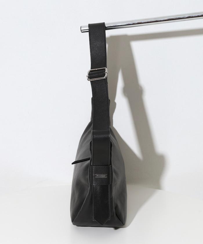 牛皮 半月造型 防潑水皮革 單肩包