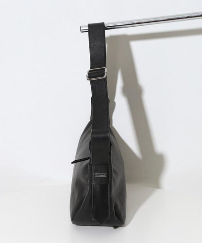 牛皮 半月造型 防潑水皮革 單肩包